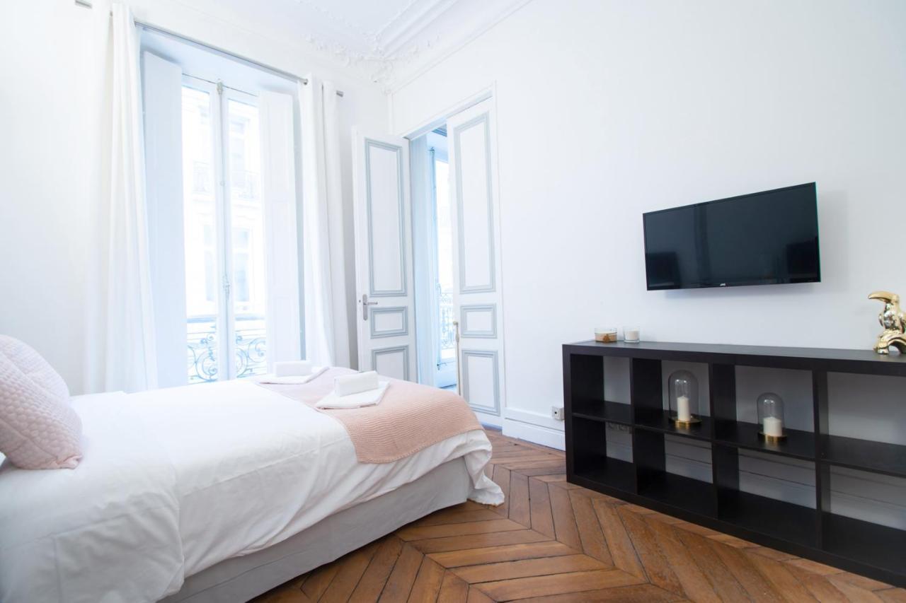 Dreamyflat - Champs Elysees Aparthotel Paris Bagian luar foto